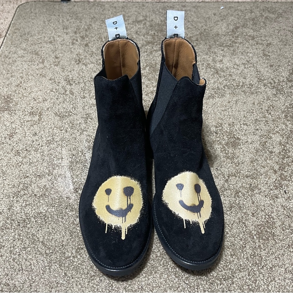 Duke Dexter Chelsea Boots w/ Yellow Smile.  Size:10.  NEVER WORN
